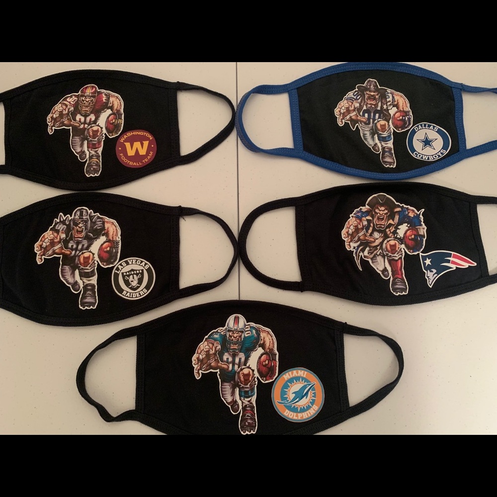 Xclusive Mprintz Studios Customed NFL facemask.